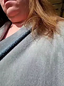 Snapshot of MsShelby40 chatting on 01-25-25, 07:18 MsShelby40 online show from 01-25-25, 07:18