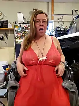 Snapshot of MsShelby40 chatting on 02-12-25, 10:04 MsShelby40 online show from 02-12-25, 10:04