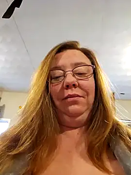 Snapshot of MsShelby40 chatting on 02-13-25, 10:11 MsShelby40 online show from 02-13-25, 10:11