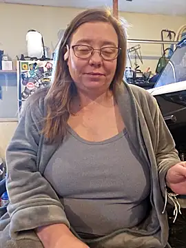 Snapshot of MsShelby40 chatting on 02-20-25, 09:53 MsShelby40 online show from 02-20-25, 09:53