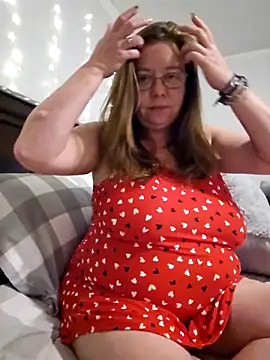 Snapshot of MsShelby40 chatting on 03-15-25, 10:22 MsShelby40 online show from 03-15-25, 10:22