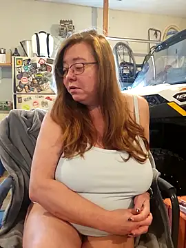 Snapshot of MsShelby40 chatting on 10-30-25, 04:41 MsShelby40 online show from 10-30-25, 04:41