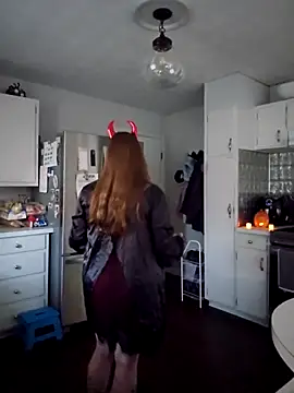 Snapshot of MsShelby40 chatting on 10-31-25, 10:11 MsShelby40 online show from 10-31-25, 10:11