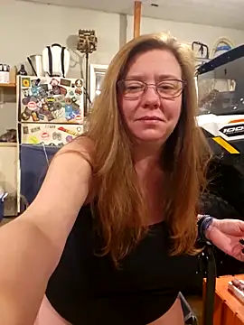 Snapshot of MsShelby40 chatting on 11-29-25, 12:02 MsShelby40 online show from 11-29-25, 12:02