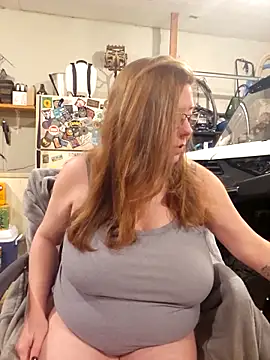 Snapshot of MsShelby40 chatting on 02-02-26, 11:36 MsShelby40 online show from 02-02-26, 11:36