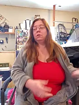 Snapshot of MsShelby40 chatting on 02-05-26, 06:12 MsShelby40 online show from 02-05-26, 06:12