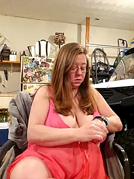 Snapshot of MsShelby40 chatting on 02-07-26, 11:52 MsShelby40 online show from 02-07-26, 11:52