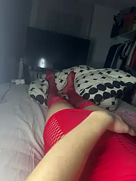 Snapshot of enzomlt chatting on 02-18-26, 12:17 enzomlt online show from 02-18-26, 12:17