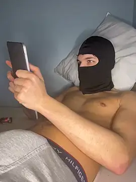 Snapshot of enzomlt chatting on 03-03-26, 12:28 enzomlt online show from 03-03-26, 12:28