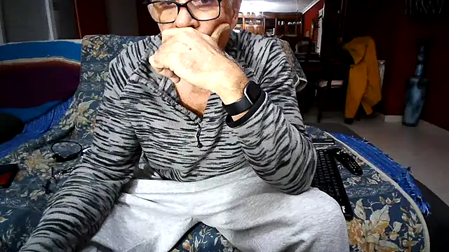 Snapshot of maduroguapo chatting on 02-02-26, 09:46 maduroguapo online show from 02-02-26, 09:46