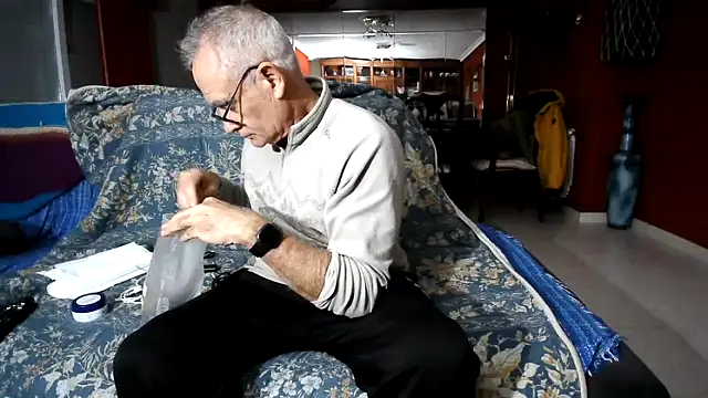 Snapshot of maduroguapo chatting on 02-07-26, 08:45 maduroguapo online show from 02-07-26, 08:45