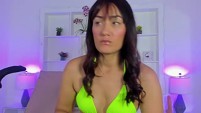 Snapshot of Jenifer_Diaz chatting on 05-09-26, 02:00 Jenifer Diaz online show from 05-09-26, 02:00