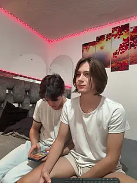 Alex and Fabian online show from 03-08-26, 04:38