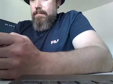 Snapshot of FROL83 chatting on 06-06-26, 02:55 FROL83 online show from 06-06-26, 02:55