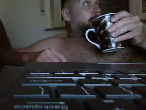 Snapshot of FROL83 chatting on 06-25-26, 08:46 FROL83 online show from 06-25-26, 08:46