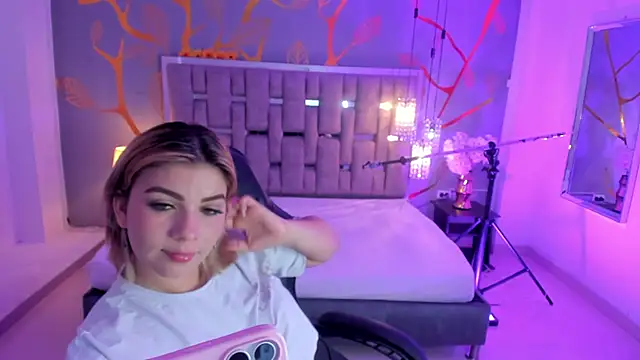 AlessiaDouce online show from 11-08-25, 04:01