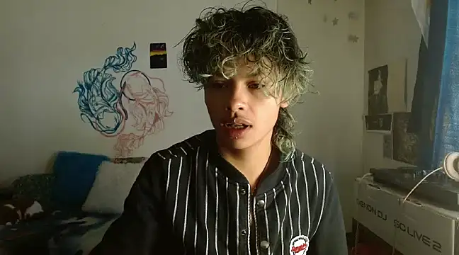 fenixmfx19 online show from 12-26-24, 03:10