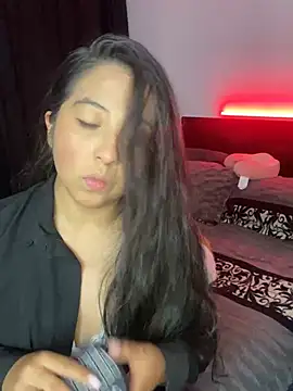 Snapshot of Isa_bel chatting on 03-13-25, 02:27 Isa bel online show from 03-13-25, 02:27