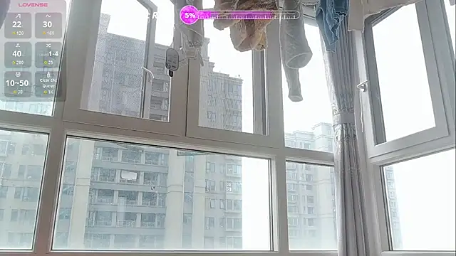 luoxuwen online show from 10-27-25, 03:21