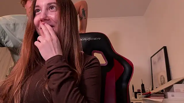 Snapshot of oypo chatting on 10-17-25, 05:15 oypo online show from 10-17-25, 05:15