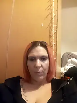 Snapshot of Geilesie32 chatting on 12-22-25, 10:07 Geilesie32 online show from 12-22-25, 10:07