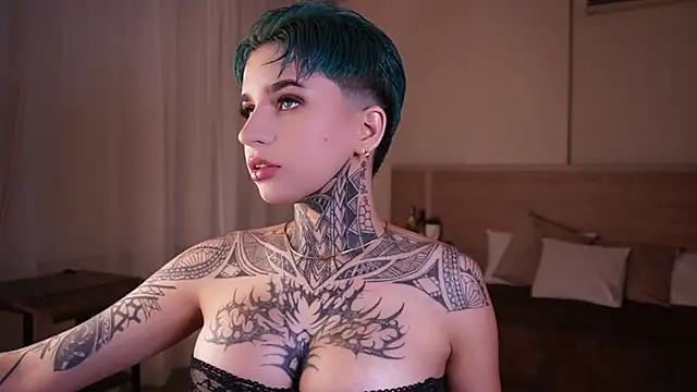 AliceShazaham  online show from 02-02-25, 06:04