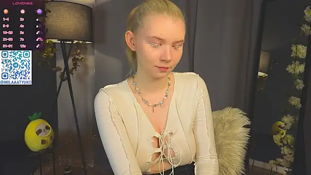 Snapshot of DaisyElmers chatting on 01-21-25, 02:11 DaisyElmers online show from 01-21-25, 02:11