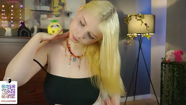 Snapshot of DaisyElmers chatting on 03-04-25, 06:37 DaisyElmers online show from 03-04-25, 06:37