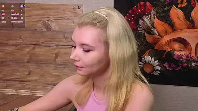 Snapshot of DaisyElmers chatting on 09-26-25, 03:43 DaisyElmers online show from 09-26-25, 03:43