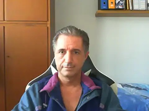 Snapshot of lliuk70mi chatting on 01-14-25, 01:28 lliuk70mi online show from 01-14-25, 01:28