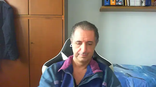 Snapshot of lliuk70mi chatting on 02-01-25, 12:26 lliuk70mi online show from 02-01-25, 12:26