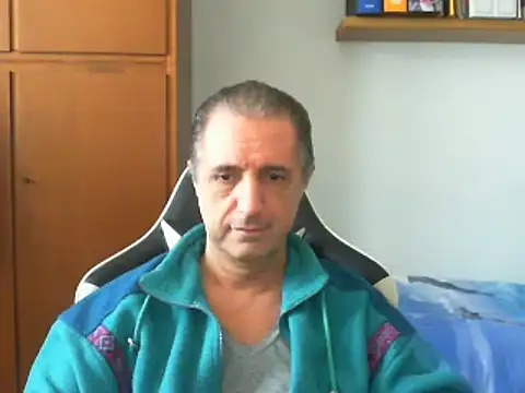 Snapshot of lliuk70mi chatting on 03-20-25, 12:43 lliuk70mi online show from 03-20-25, 12:43