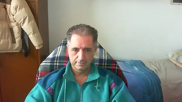 Snapshot of lliuk70mi chatting on 02-16-26, 02:13 lliuk70mi online show from 02-16-26, 02:13