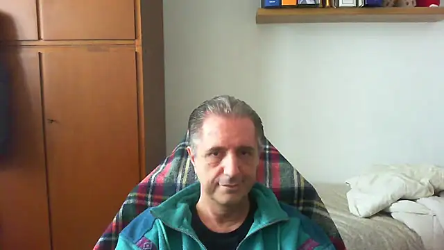 lliuk70mi online show from 04-15-26, 01:40
