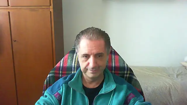 lliuk70mi online show from 04-21-26, 02:01