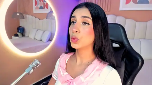 zia cooper online show from 10-16-25, 07:15