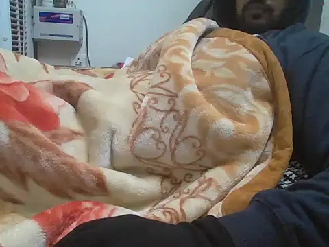 Snapshot of Desiboy_525 chatting on 01-11-26, 12:59 Desiboy 525 online show from 01-11-26, 12:59