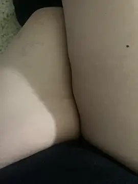 Snapshot of maria22A chatting on 10-19-25, 04:51 maria22A online show from 10-19-25, 04:51