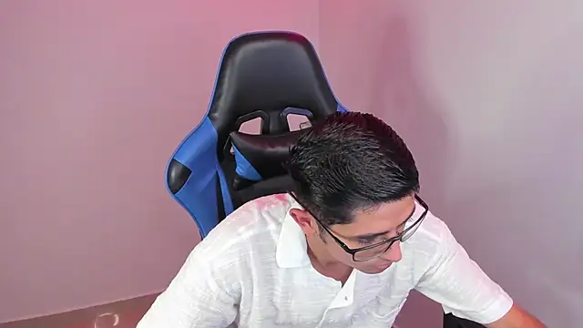 Snapshot of Ethan_Sai___ chatting on 01-11-25, 06:12 Ethan Sai online show from 01-11-25, 06:12