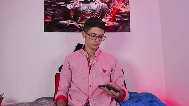 Snapshot of Ethan_Sai___ chatting on 02-07-25, 08:31 Ethan Sai online show from 02-07-25, 08:31