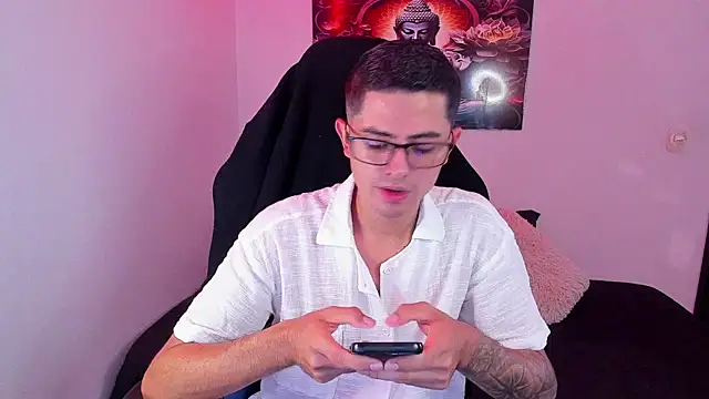 Snapshot of Ethan_Sai___ chatting on 11-10-25, 06:18 Ethan Sai online show from 11-10-25, 06:18