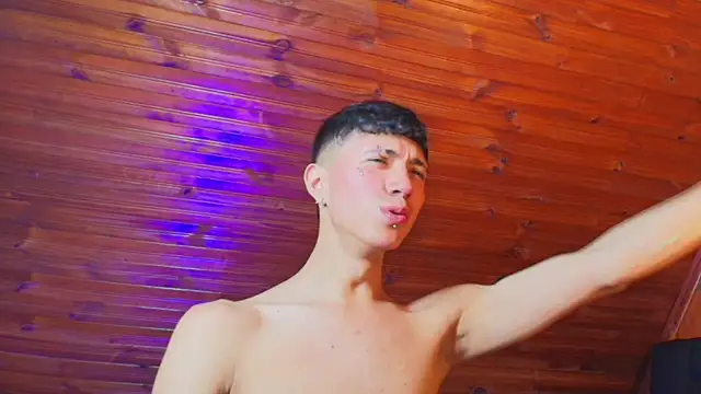 Snapshot of Justyn_Ross chatting on 11-24-25, 08:19 Justyn Ross online show from 11-24-25, 08:19