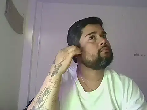 Snapshot of GABRIELGARCIA1313 chatting on 08-01-26, 05:12 GABRIELGARCIA1313 online show from 08-01-26, 05:12