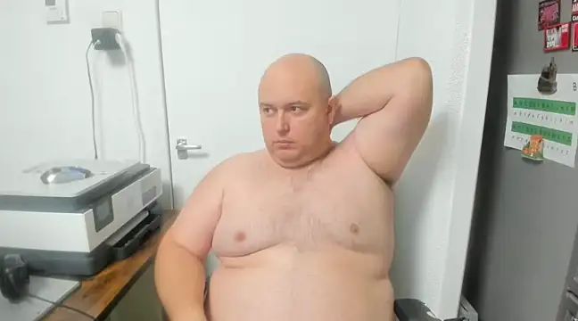 Snapshot of BigromeoXX chatting on 12-12-24, 05:37 BigromeoXX online show from 12-12-24, 05:37