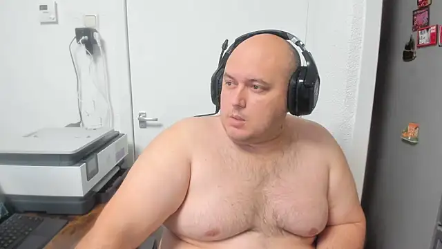 Snapshot of BigromeoXX chatting on 12-22-24, 06:48 BigromeoXX online show from 12-22-24, 06:48