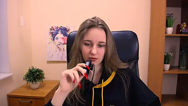 Snapshot of _Nicole_new chatting on 01-15-25, 12:15 Nicole new online show from 01-15-25, 12:15