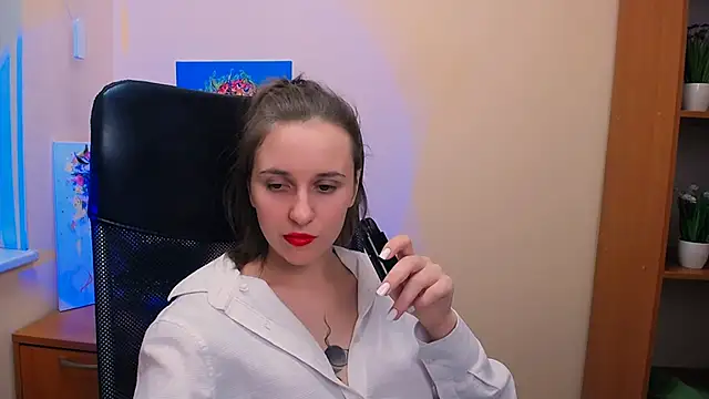 Snapshot of _Nicole_new chatting on 02-17-25, 04:04 Nicole new online show from 02-17-25, 04:04