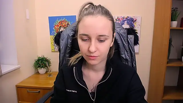 Snapshot of _Nicole_new chatting on 02-24-25, 12:37 Nicole new online show from 02-24-25, 12:37