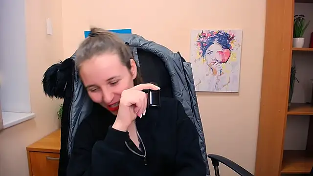 Snapshot of _Nicole_new chatting on 02-24-25, 03:42 Nicole new online show from 02-24-25, 03:42