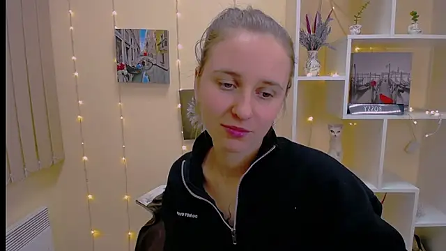 Snapshot of _Nicole_new chatting on 03-05-25, 03:51 Nicole new online show from 03-05-25, 03:51